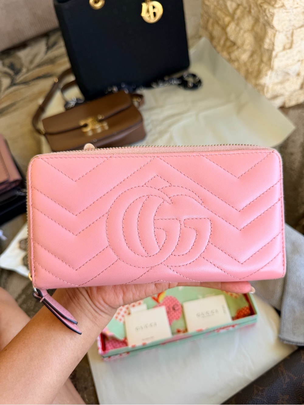 Gucci GG Long Zippy Wallet - Picture 4 of 12